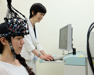 浜松医科大学 マルチチャンネル近赤外線イメージングシステムによる脳機能計測